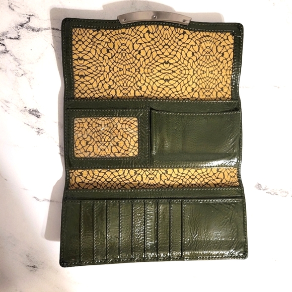 HOBO Int'l 'Sadie' Green Patent Leather Tri-Fold Wallet - Picture 3 of 8
